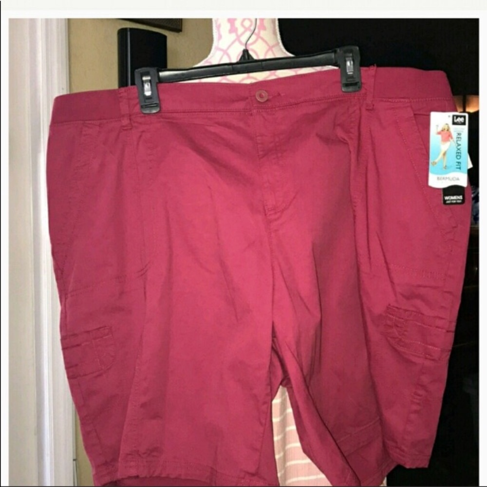 NWT Plus Size Lee Relaxed Fit Bermuda Shorts - Picture 3 of 8